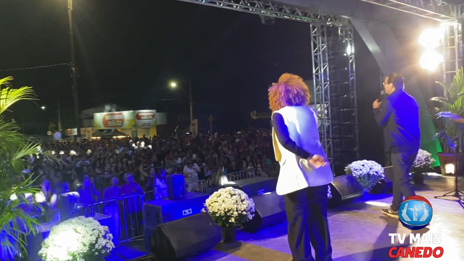 Adora Canedo 2025: Fé, música e união em uma noite inesquecível