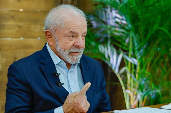 Lula assina medida que estabelece multas para descumprimento do piso mínimo do frete