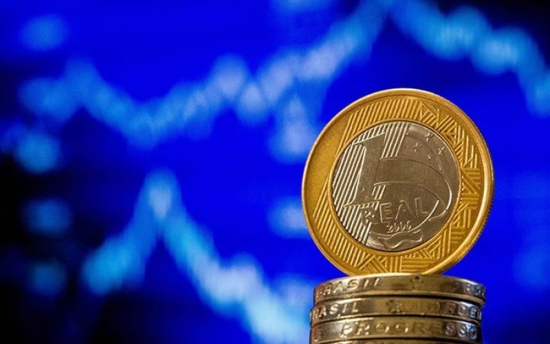 Relatório Focus aponta inflação acima da meta em 2025 e leve alta no PIB; Selic segue em 15%