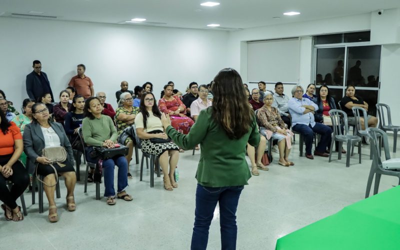 Palestra reúne costureiras para criação de cooperativa em Senador Canedo
