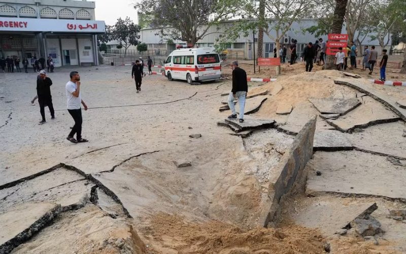 Ataque aéreo israelense atinge hospital em Gaza e mata ao menos seis; jornalista entre as vítimas