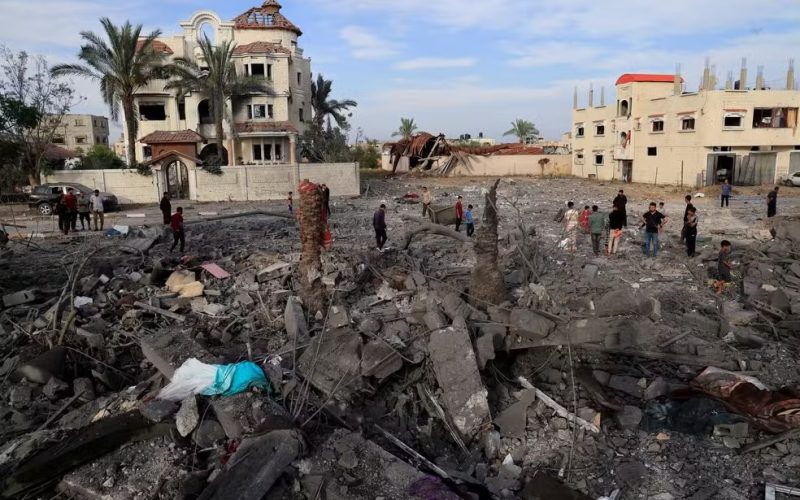 Ataques aéreos israelenses matam mais de 100 pessoas em Gaza em um dia; número de mortos ultrapassa 180 em 48 horas