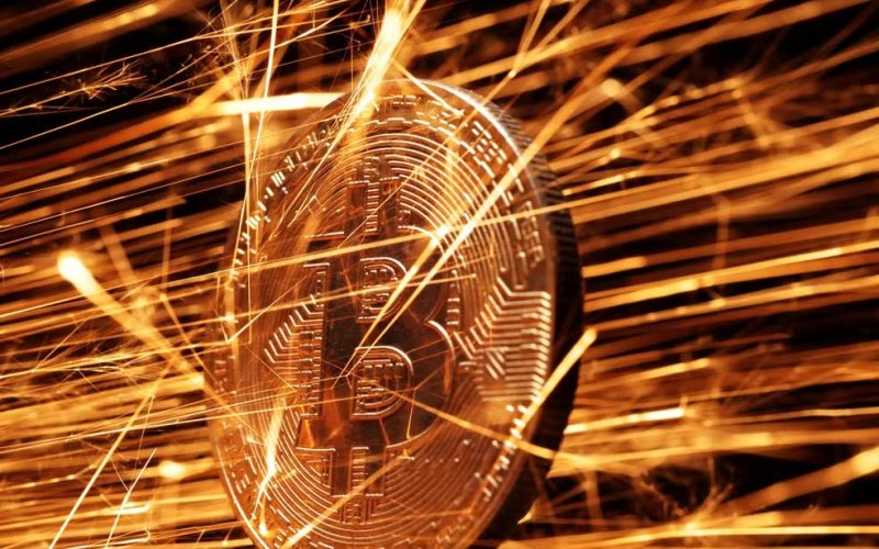 Bitcoin atinge novo recorde e reflete otimismo de investidores com mercado e criptoativos