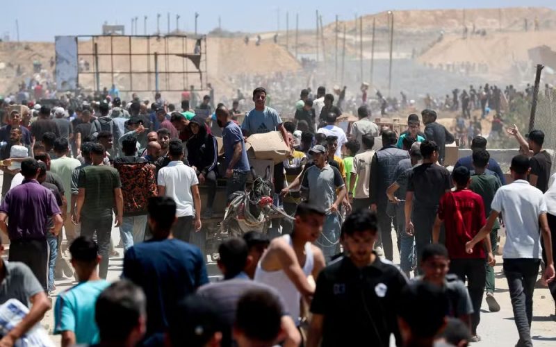 Entrega de ajuda humanitária é suspensa em Gaza após mortes e caos em pontos de distribuição