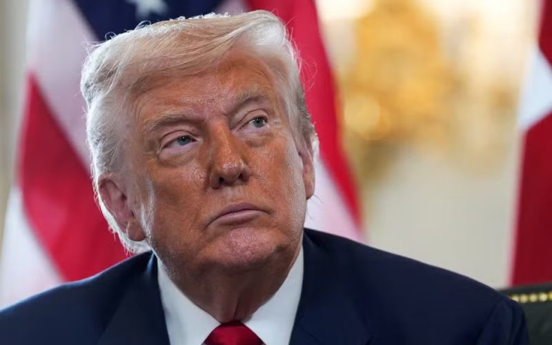 Trump ameaça aliados com tarifas de até 20% e ignora Brasil, que sofrerá taxa de 50% a partir de agosto