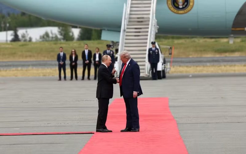 Trump e Putin se reúnem no Alasca para negociar cessar-fogo na guerra da Ucrânia