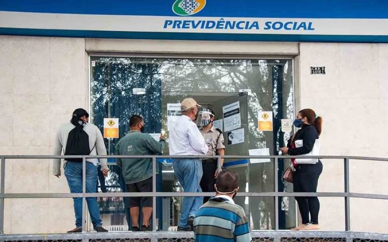 Alta nos gastos com Previdência e BPC pressiona contas públicas no início de 2025, aponta Tesouro