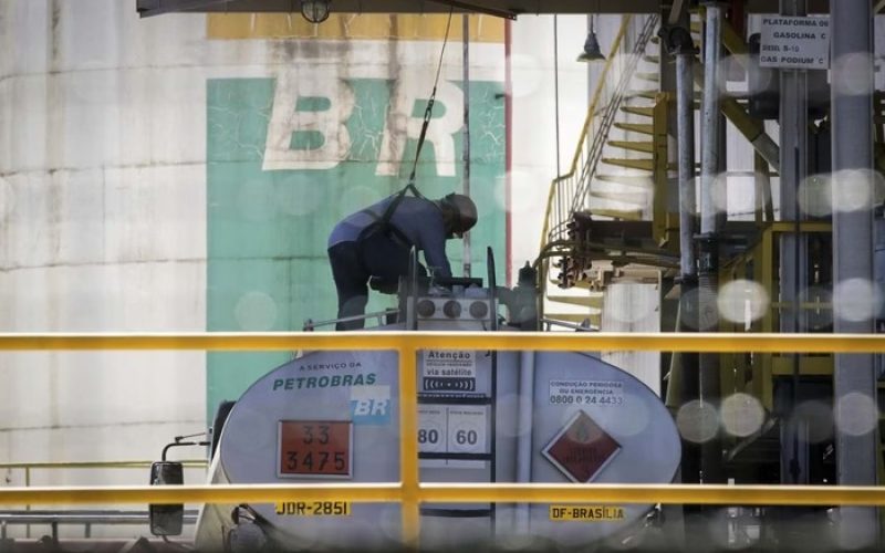 Petrobras descobre petróleo de alta qualidade no pré-sal da Bacia de Santos