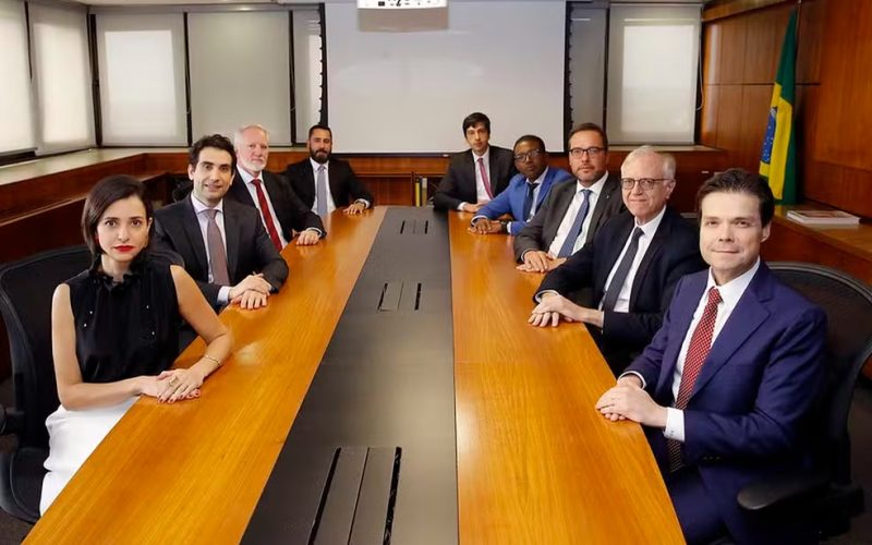 Banco Central eleva Selic para 14,75%, maior nível desde 2006, e sinaliza cautela diante de incertezas econômicas