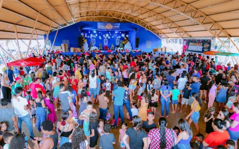 Senador Canedo Celebra o Natal com Entrega de 14 Mil Brinquedos e Ações de Solidariedade para as Famílias