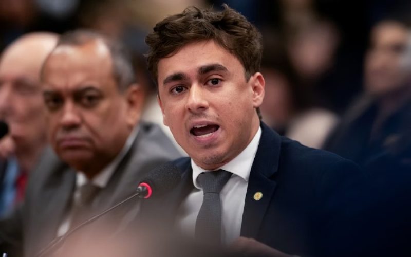 Nikolas Ferreira protocola pedido de impeachment de Lula por conduta na política externa