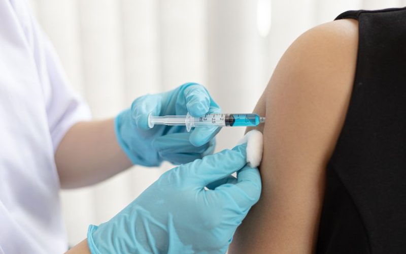 Vacinação contra HPV para jovens de 15 a 19 anos segue até dezembro em Senador Canedo