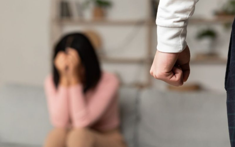 Pesquisa revela que 37,5% das mulheres no Brasil sofreram violência no último ano, atingindo 21,4 milhões de brasileiras