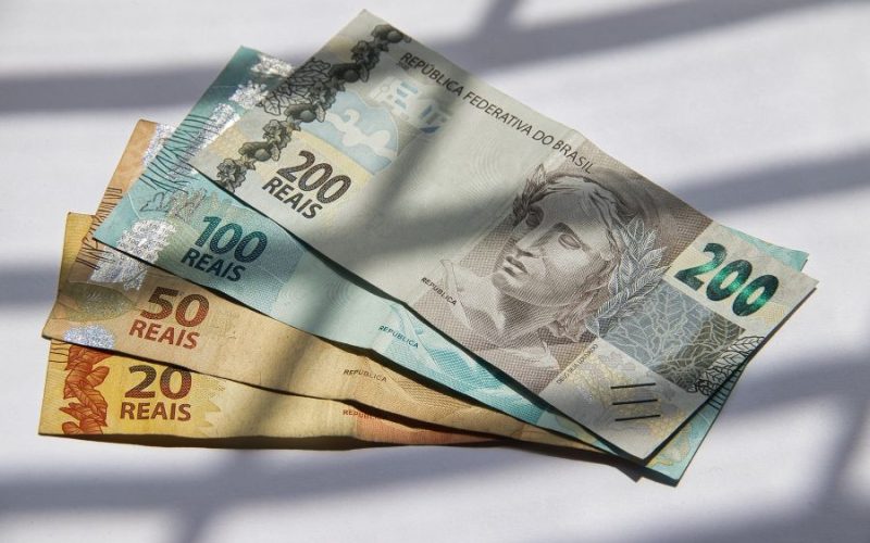 Mais de 80 mil empregadores serão notificados para regularizar FGTS de trabalhadores domésticos