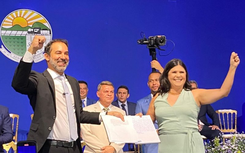 Fernando Pellozo toma posse para segundo mandato em Senador Canedo, anuncia novos secretários e destaca obras e prioridades nas áreas de educação, saúde e saneamento básico