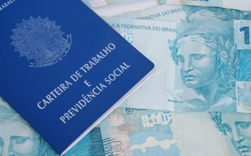 Lula Anuncia Aumento do Salário Mínimo: R$ 1.518 em 2025.