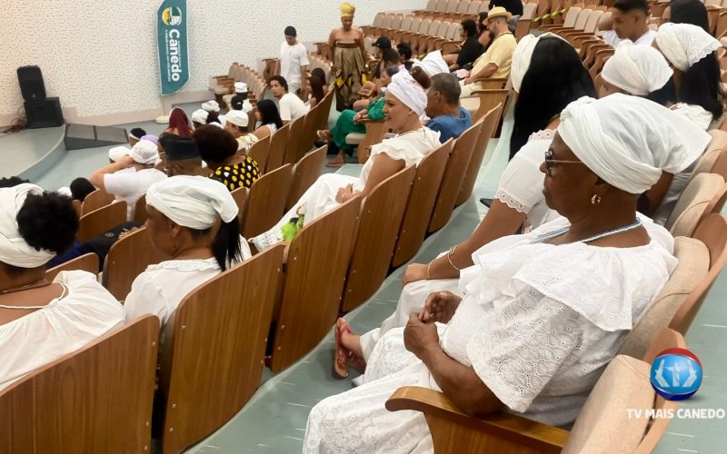 Sankofa emociona público em Senador Canedo com noite de cânticos africanos e ancestralidade
