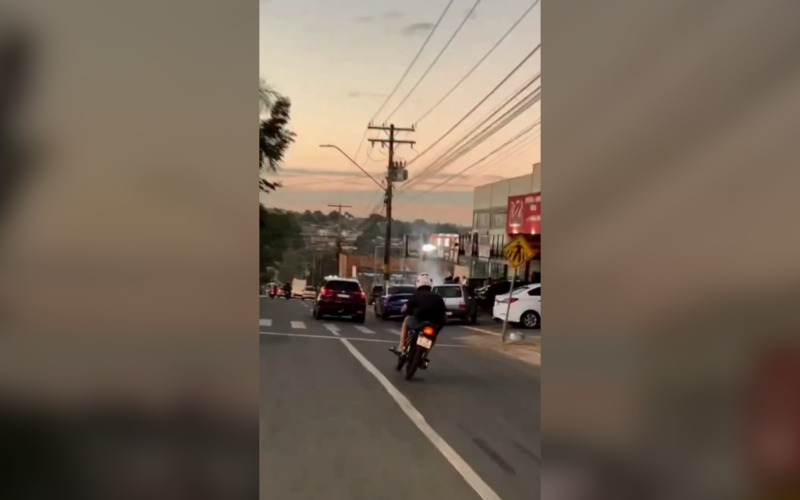 Jovem é flagrado fazendo manobra perigosa e tem motocicleta apreendida em Aparecida de Goiânia