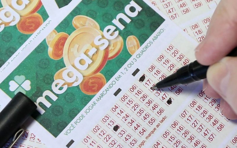 💰Mega-Sena acumula e prêmio pode chegar a R$ 50 milhões nesta terça (20)