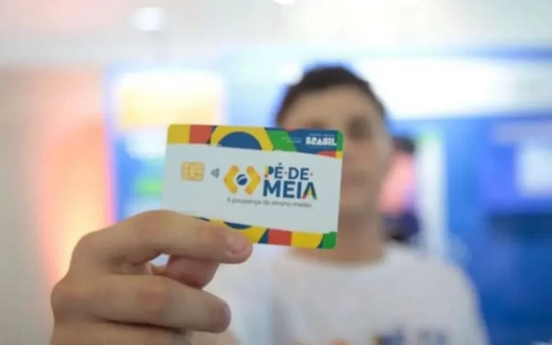 Governo paga sétima parcela do Pé-De-Meia para estudantes do ensino médio