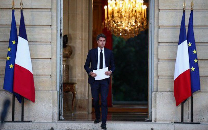 Crise Política na França: Parlamento Derruba Primeiro-Ministro Após Moção de Censura Inédita