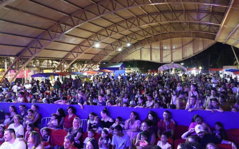 Natal Luzes Ilumina Senador Canedo com Grande Espetáculo e Magia para Todos.