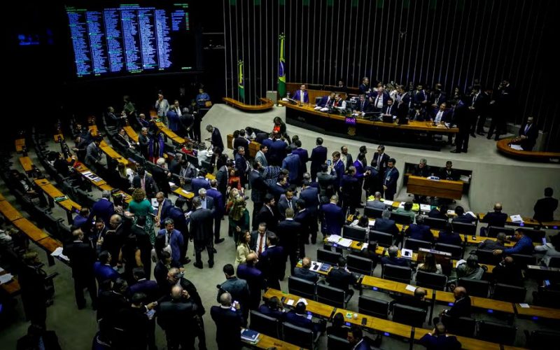 Câmara aprova projeto de castração química para condenados por pedofilia; texto segue para o Senado