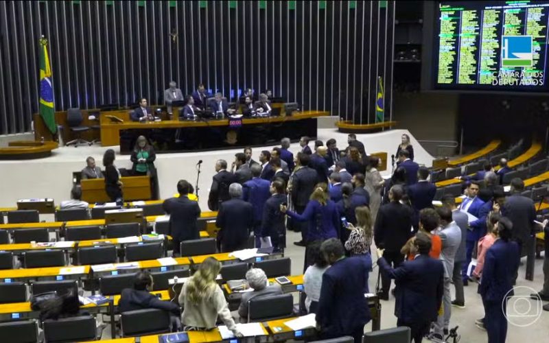 Câmara Aprova Taxação de Lucros de Multinacionais com Benefícios Tributários Estendidos até 2029