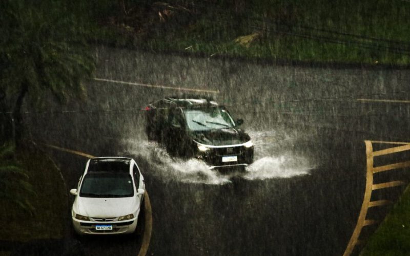 Goiás terá sábado de clima instável com alerta para chuvas fortes e ventos de até 60 km/h