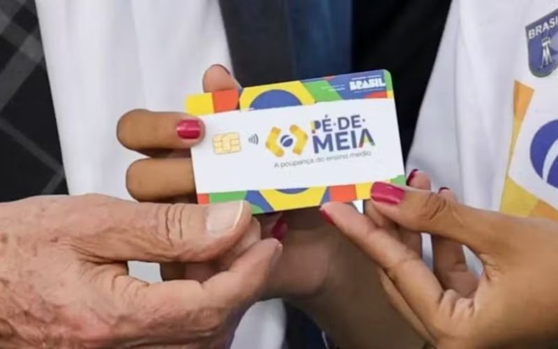 Bloqueio de R$ 6 bilhões ameaça paralisar o programa Pé-de-Meia em janeiro
