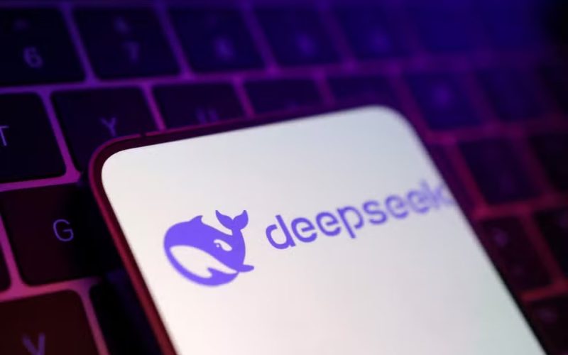 DeepSeek supera ChatGPT em downloads e abala mercado de IA nos EUA