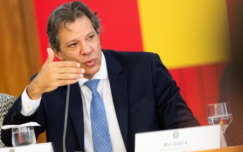 Haddad apresenta 25 prioridades econômicas para 2025-2026, incluindo isenção de IR para quem ganha até R$ 5 mil