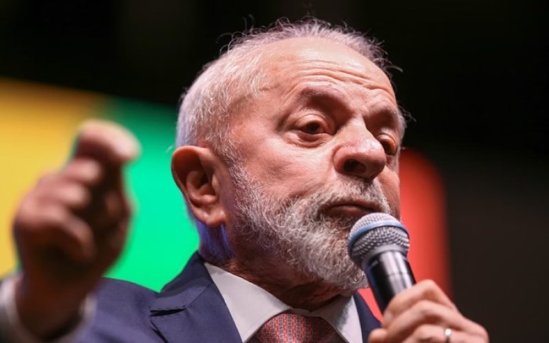 Lula pressiona Ibama por pesquisa de petróleo na Foz do Amazonas e critica demora na liberação