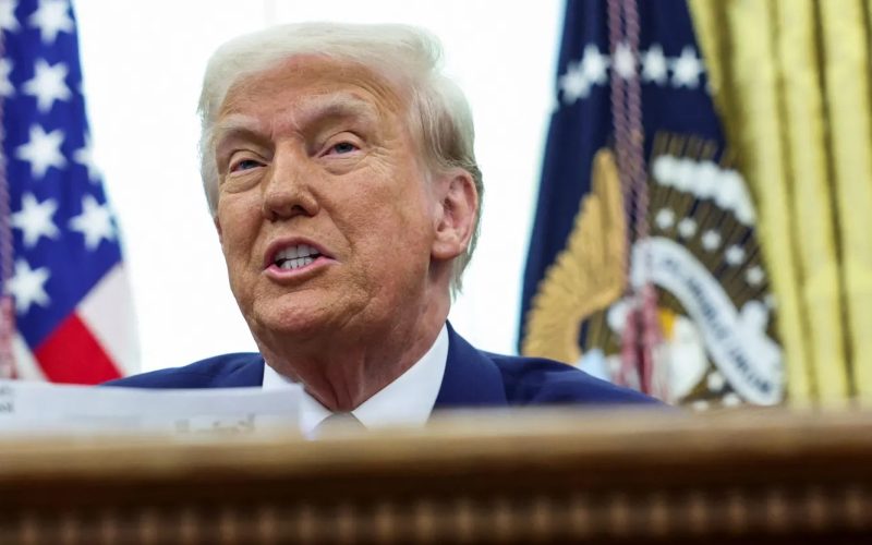 Trump assina memorando para impor tarifas recíprocas a países que taxam produtos dos EUA