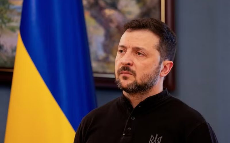Trump ataca Zelensky, o chama de ditador e pressiona por acordo com Rússia