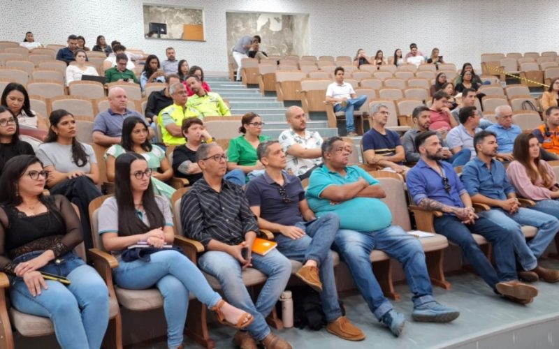 Senador Canedo revisa normas vitais para o desenvolvimento moderno e sustentável do município
