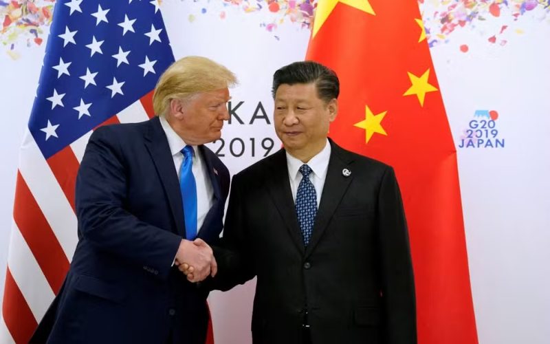 Trump sinaliza possível novo acordo comercial com China e planeja novas tarifas de importação