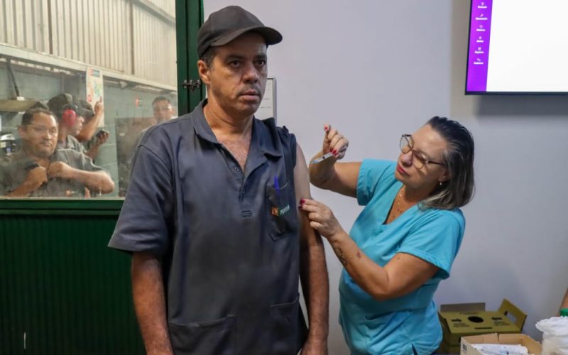 Senador Canedo promove vacinação para trabalhadores da indústria metalúrgica