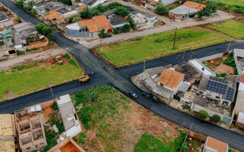 Prefeitura de Senador Canedo avança com recapeamento no Residencial Paraíso
