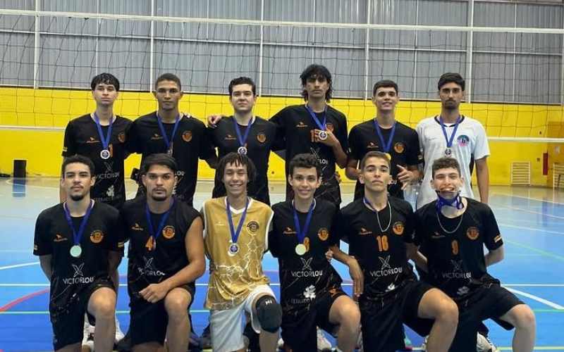 Liga Canedense de Voleibol – Categorias de Base agitam ginásio municipal com 16 equipes