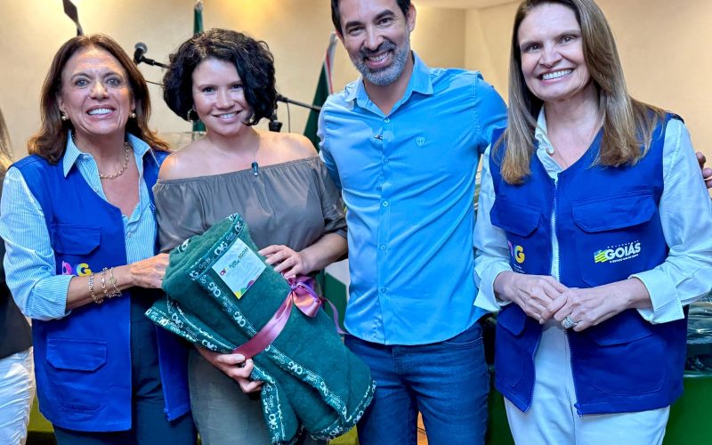 Senador Canedo recebe 1.500 cobertores da campanha “Aquecendo Vidas” em parceria com o Governo de Goiás