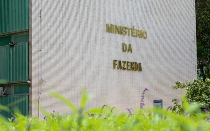 Governo propõe isenção de IR para quem ganha até R$ 5 mil, mas descarta correção total da tabela