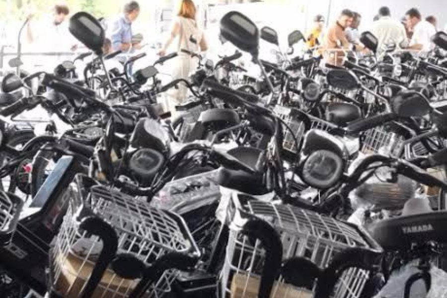 Governo investe R$ 5 milhões em bicicletas elétricas para agentes de saúde em Goiás
