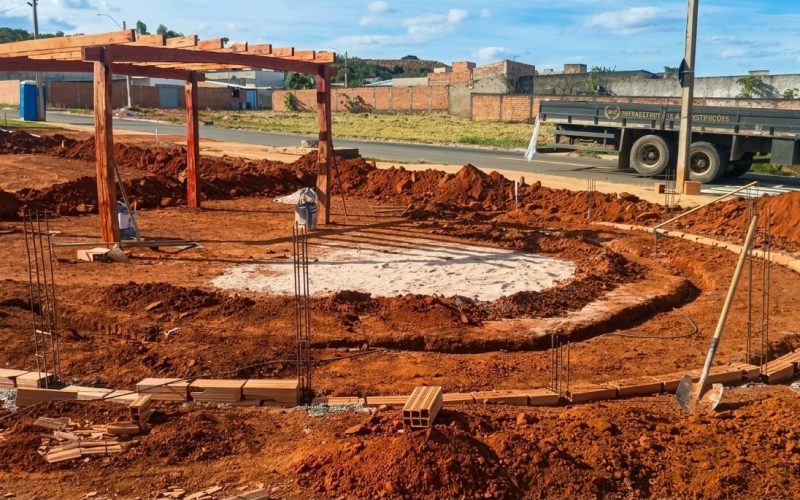 Obras da Praça Boa Esperança avançam com nova etapa de construção em Senador Canedo