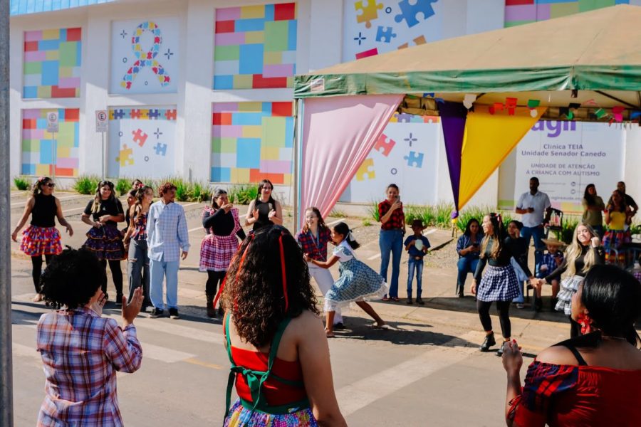 Festa Junina da Clínica TEIA emociona famílias e reforça desenvolvimento de crianças com autismo em Senador Canedo
