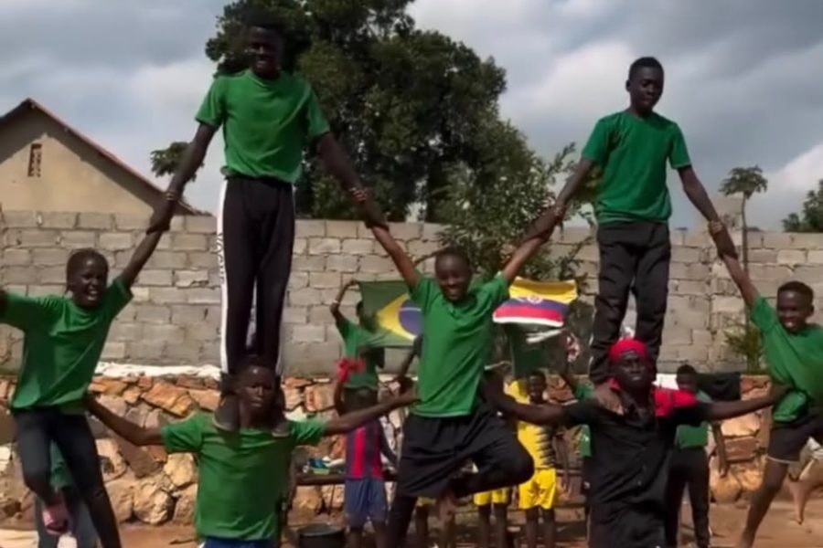 Crianças do Hypers Kids Africa encantam com coreografia ao som de artistas brasileiros em clima de Copa do Mundo