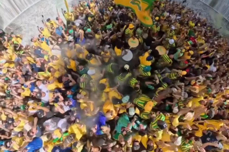 Brasileiros tomam as ruas e mostram mais uma vez a força da torcida na Copa do Mundo