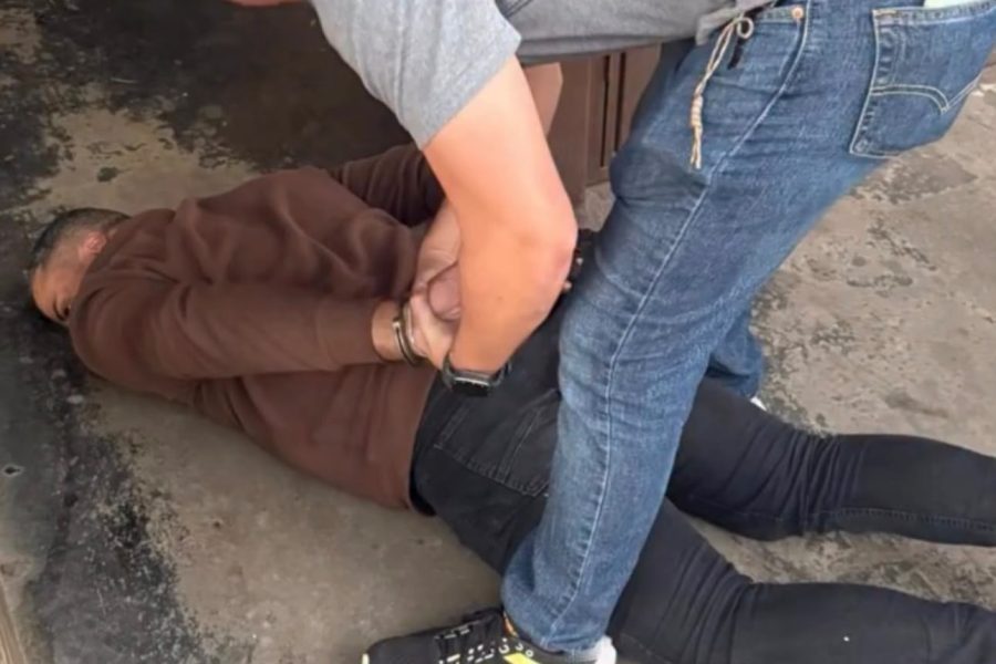 CRIANÇA DE 9 ANOS É RESGATADA APÓS SER ENCONTRADA TRANCADA EM BANHEIRO EM APARECIDA DE GOIÂNIA; PAI E MADRASTA SÃO PRESOS