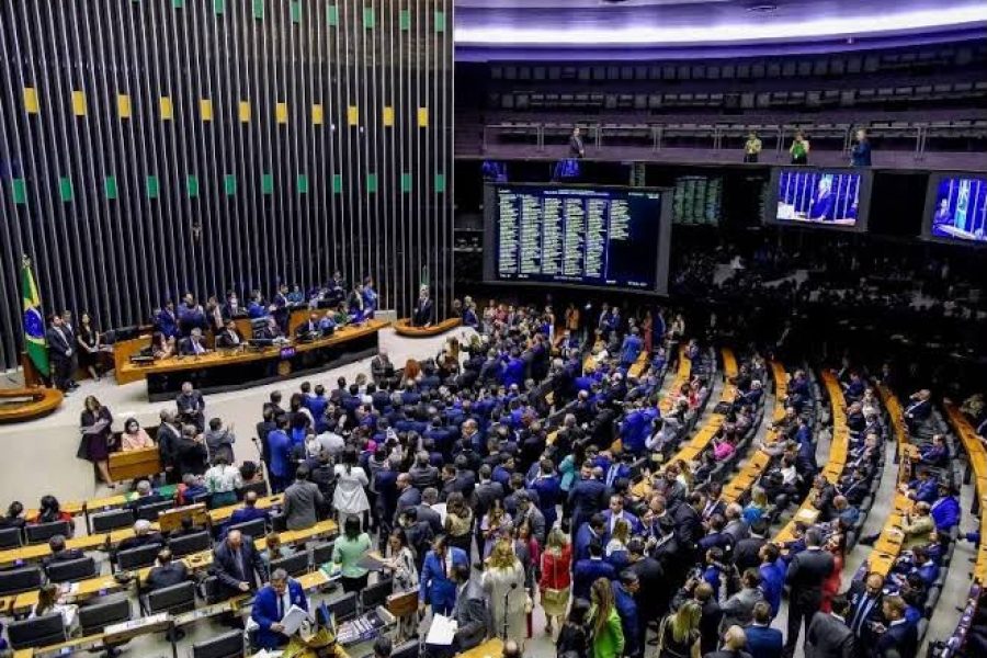 Câmara aprova projeto que reconhece TDAH como deficiência e amplia direitos