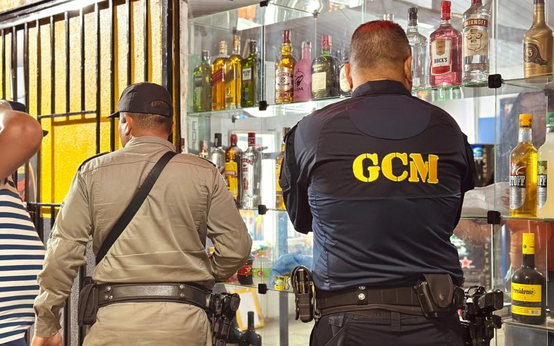 Operação Meia Noite orienta distribuidoras de bebidas sobre nova lei em Senador Canedo